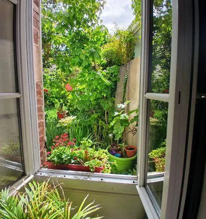 Rez De Jardin 아파트 *